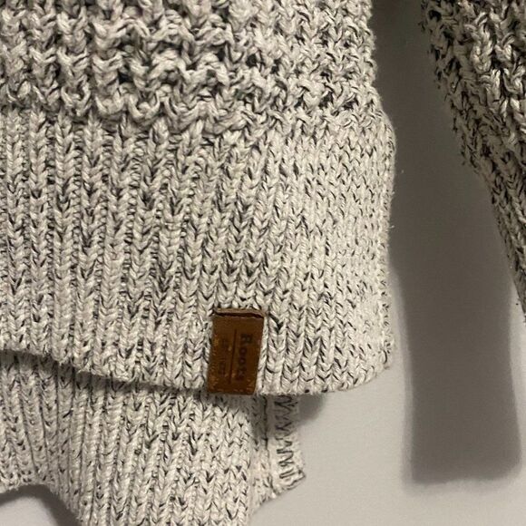 Women's Size XS‎ Roots Grey High-low Knitted Sweater - Picture 2 of 6